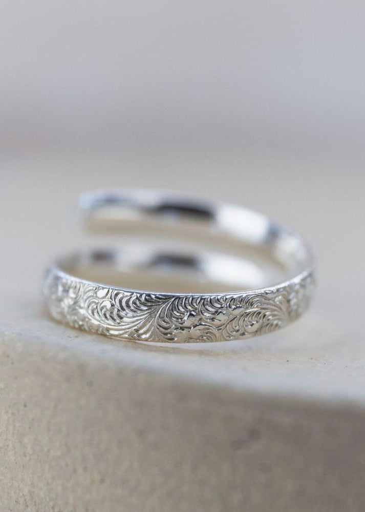 Lucy Kemp - Sterling Silver Lace Thumb Ring