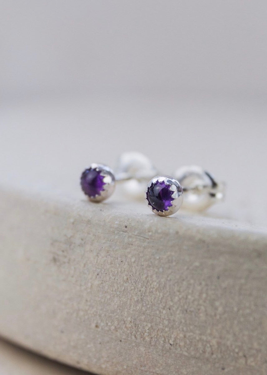 Lucy Kemp - Silver Mini Studs with Amethyst