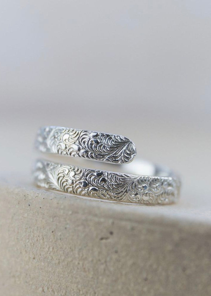 Lucy Kemp - Sterling Silver Lace Thumb Ring