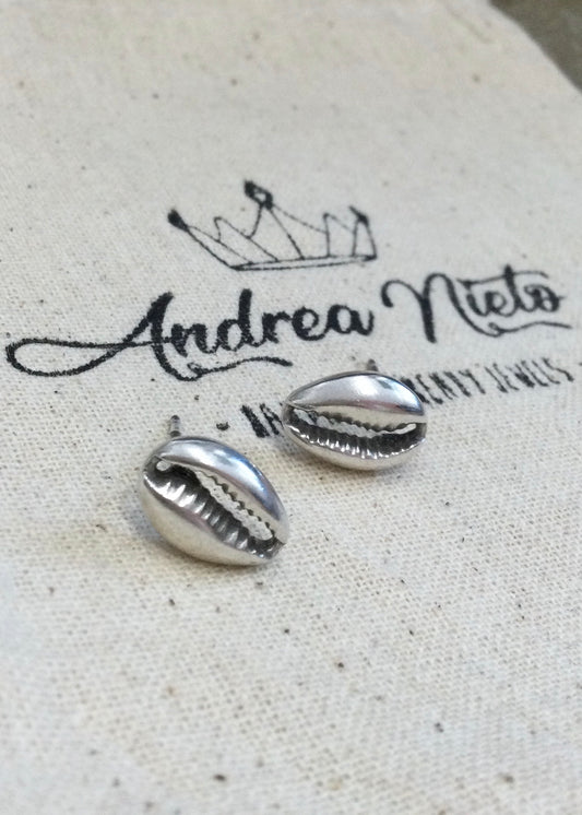 Andrea Nieto - Shell Earrings