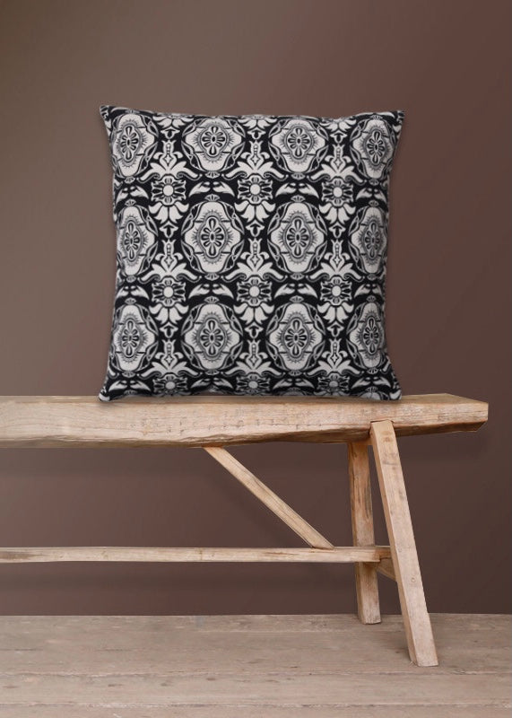 Vanilla Fly Julie Cotton Cushion Cover
